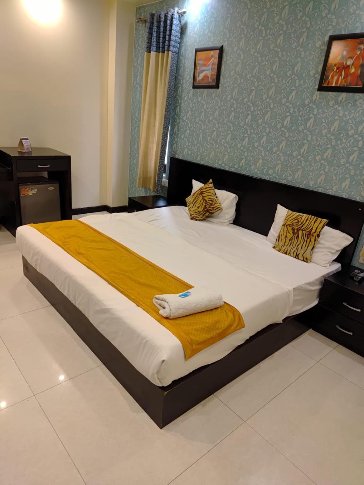 Hotel Paschim Vihar Delhi Zewnętrze zdjęcie